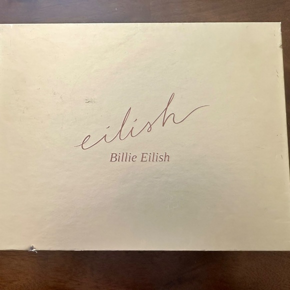 BILLIE EILISH EAU DE PARFUM GIFT SET - Picture 2 of 4